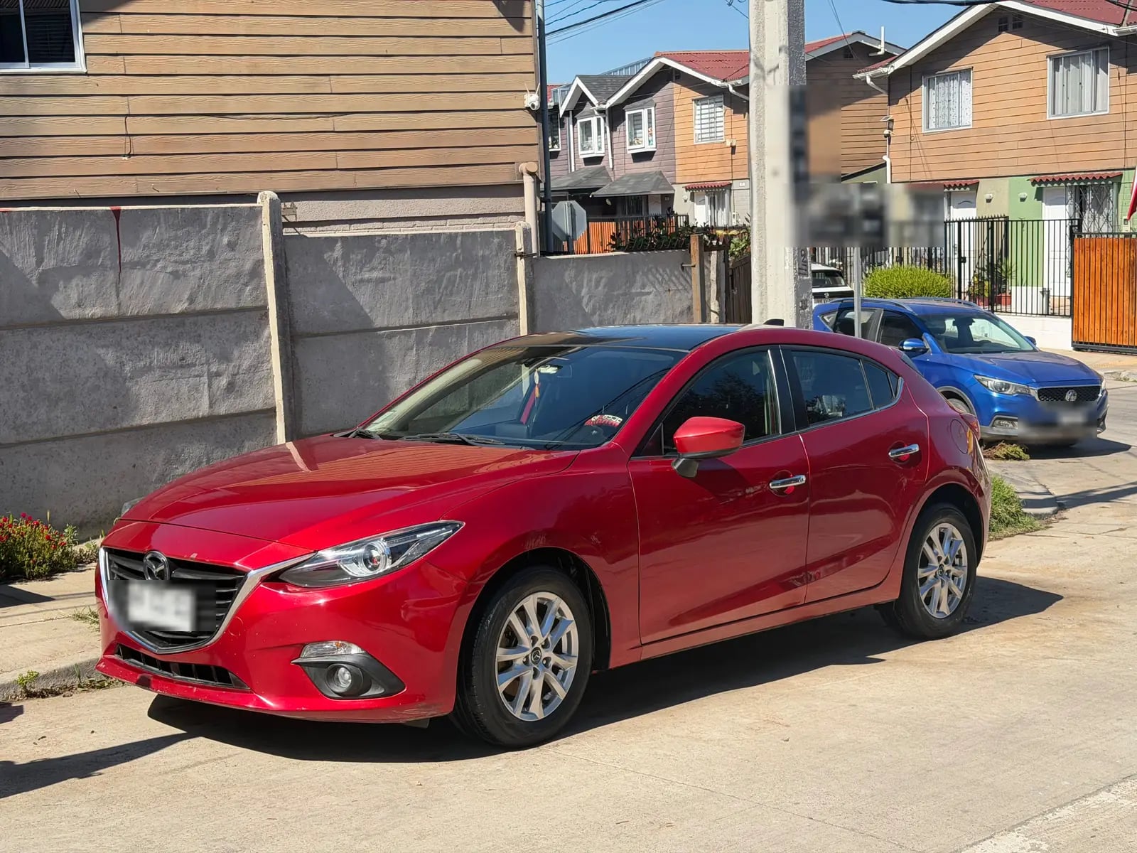 El auto entero, de vuelta al rojo — Hatchback · Mazda 3